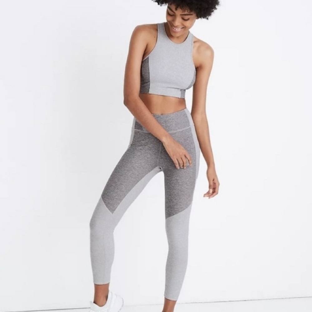 Outdoor Voices Colorblock 3/4 Leggings Dove Ash XS‎ High Rise Athleisure Sporty
